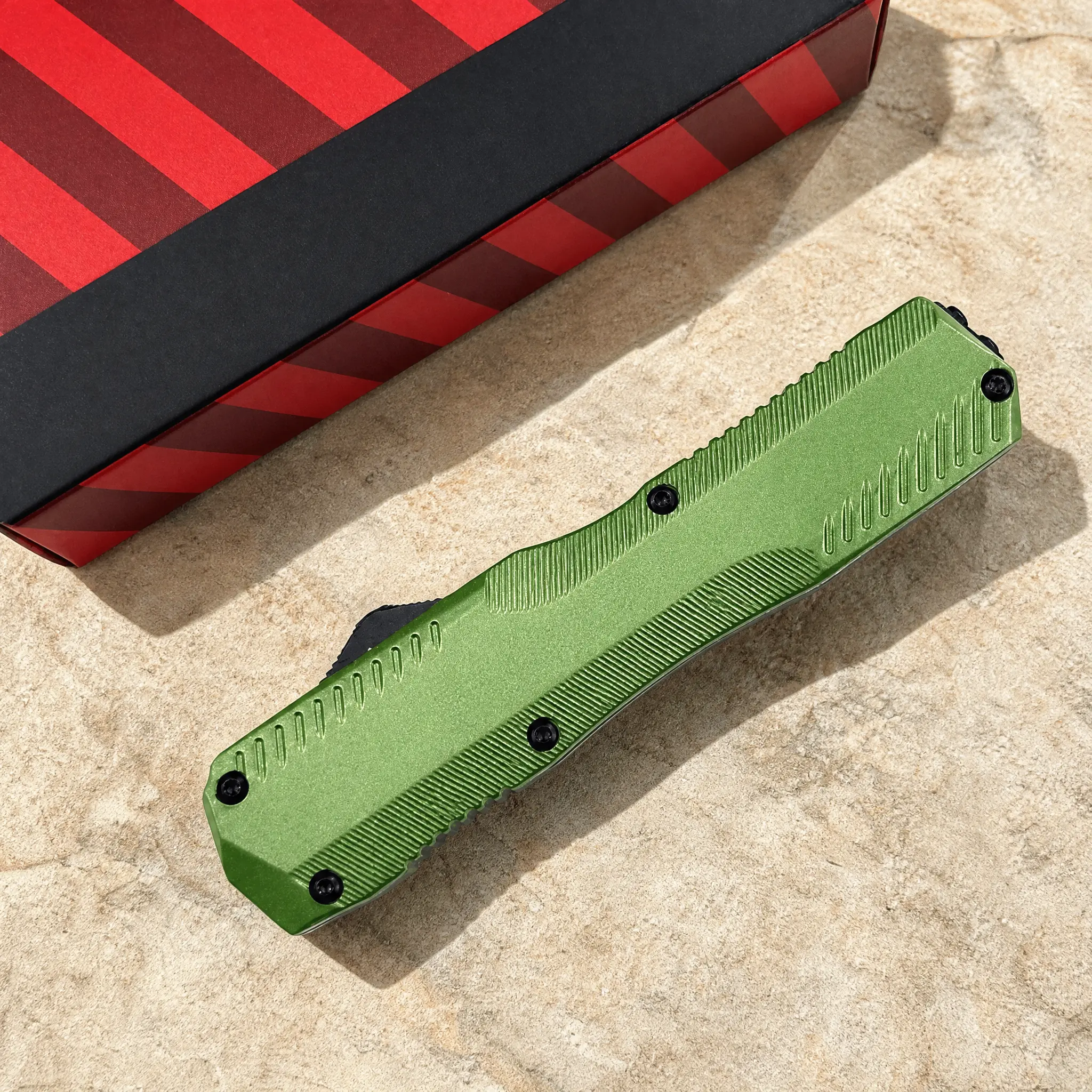 9000 Outdoor EDC Folding Multitool with Anti-Slip Textured Handle, Compact & Portable for Camping, Hiking, Household Tasks, Gift for Men