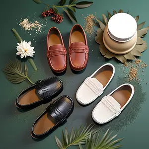 A Pair of Boys' Soft-Sole, Easy-to-Wear Simple Fashionable British-Style Design Children's Shoes for All Seasons