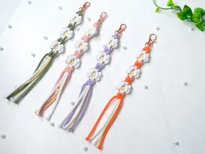 Set of 4 Color Mini Macrame Daisy Keychain Boho Keychain Macrame key holders Handmade Macrame Keychain Small Car Key Accessories Party Favors For Women Kid