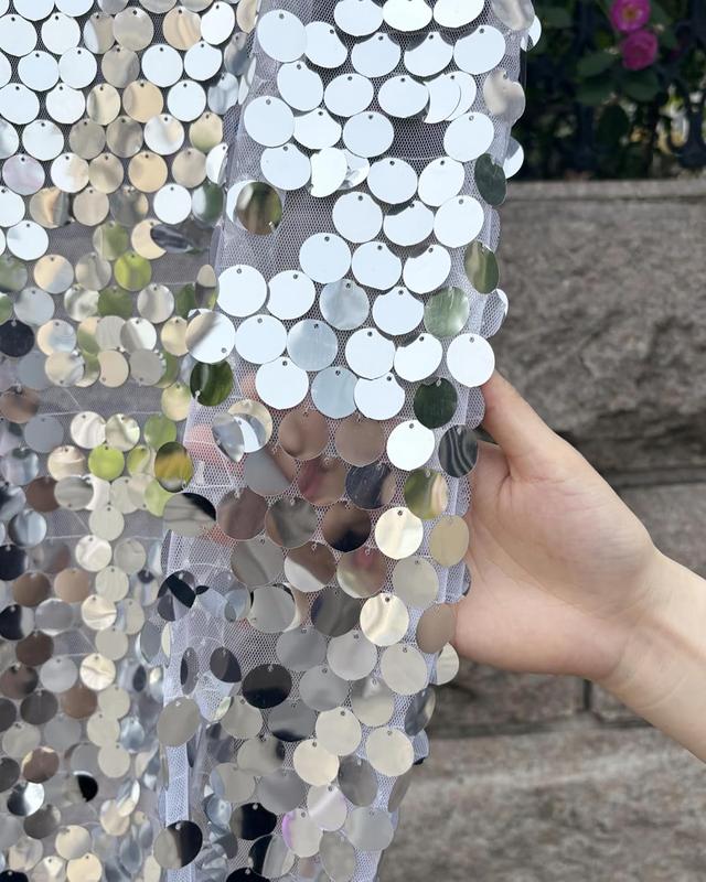 GLITZ HAPPY Silver Sequin　Backdrop 8 ft x 9 ft Shiny Wall Backdrop  for Birthday Christmas Wedding Parties Hanging Glitter Photo Studio Backdrop with 4 Inch Rod Pocket