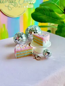 3D Printed Birthday Cake Slice Clicker Keychain – Cute Cake Fidget Toy Keyring, Stress Relief Clicker