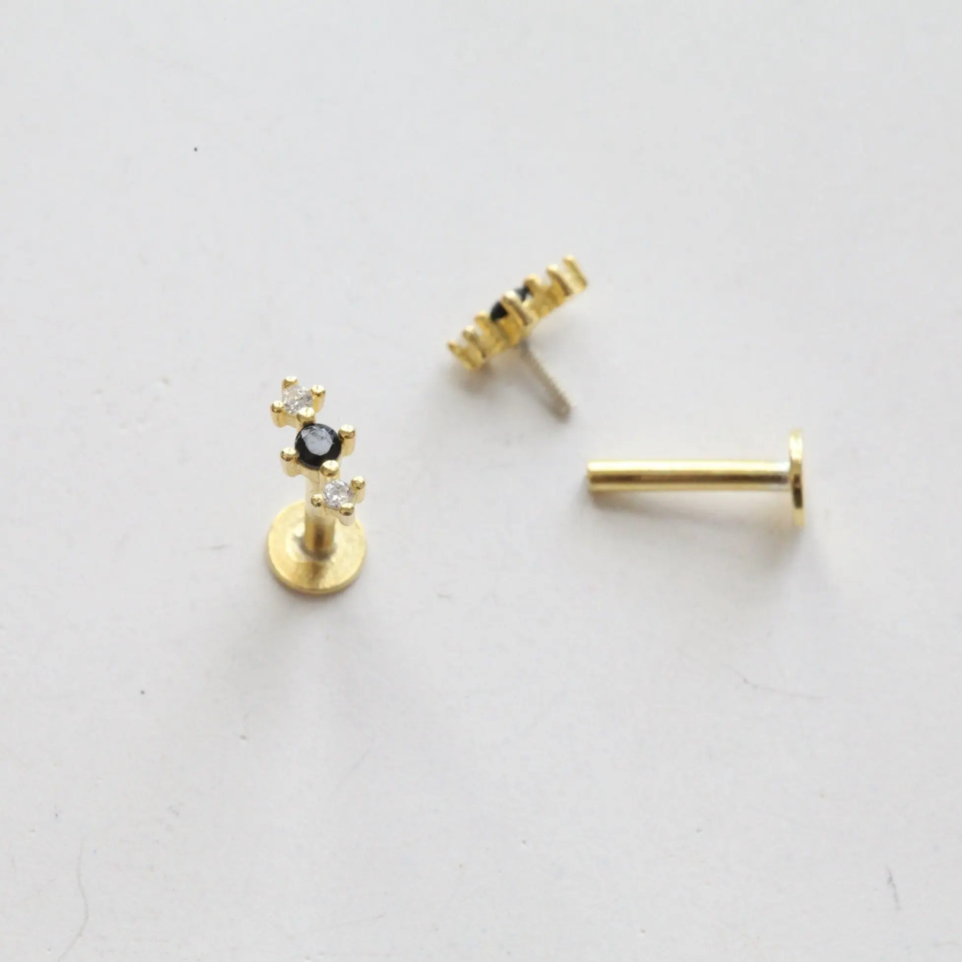 16g Line Forward Helix Earring