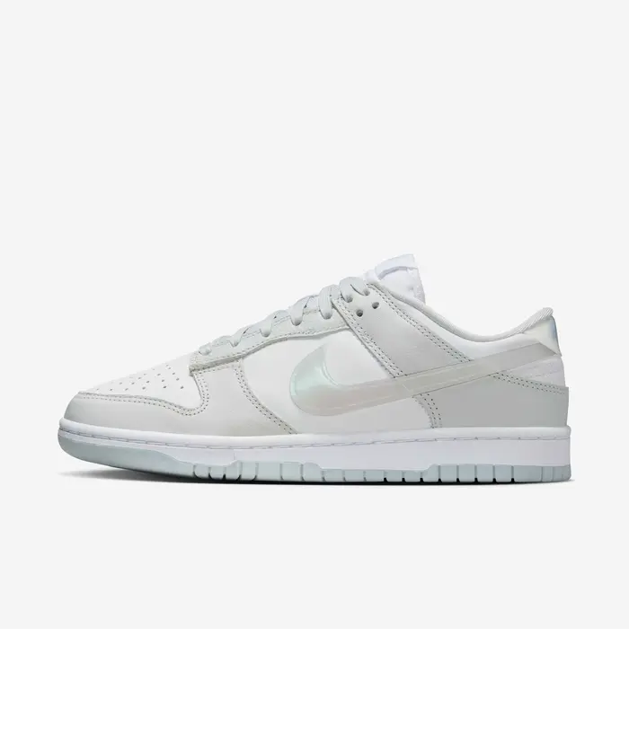 Nike Womens Dunk Low Sneakers