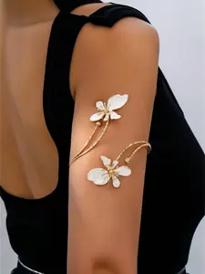 Luxurious double white flower gold open armband, elegant floral upper arm bracelet