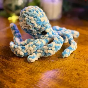 Blue and White Speckled Squid - Handmade Crochet