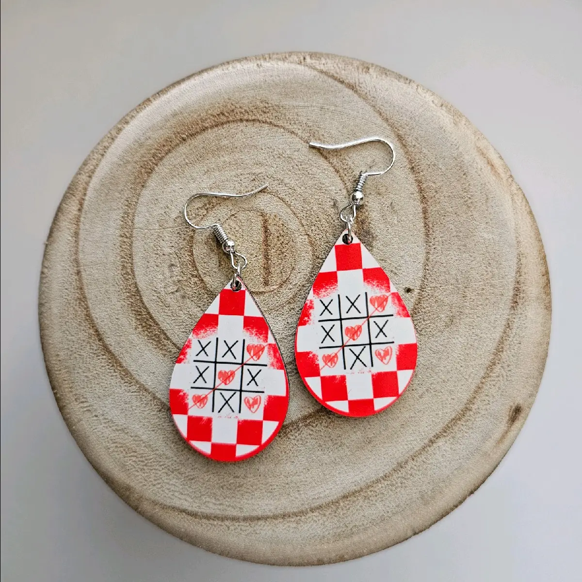 XOXO valentine tic-tac-toe earring Female Retro