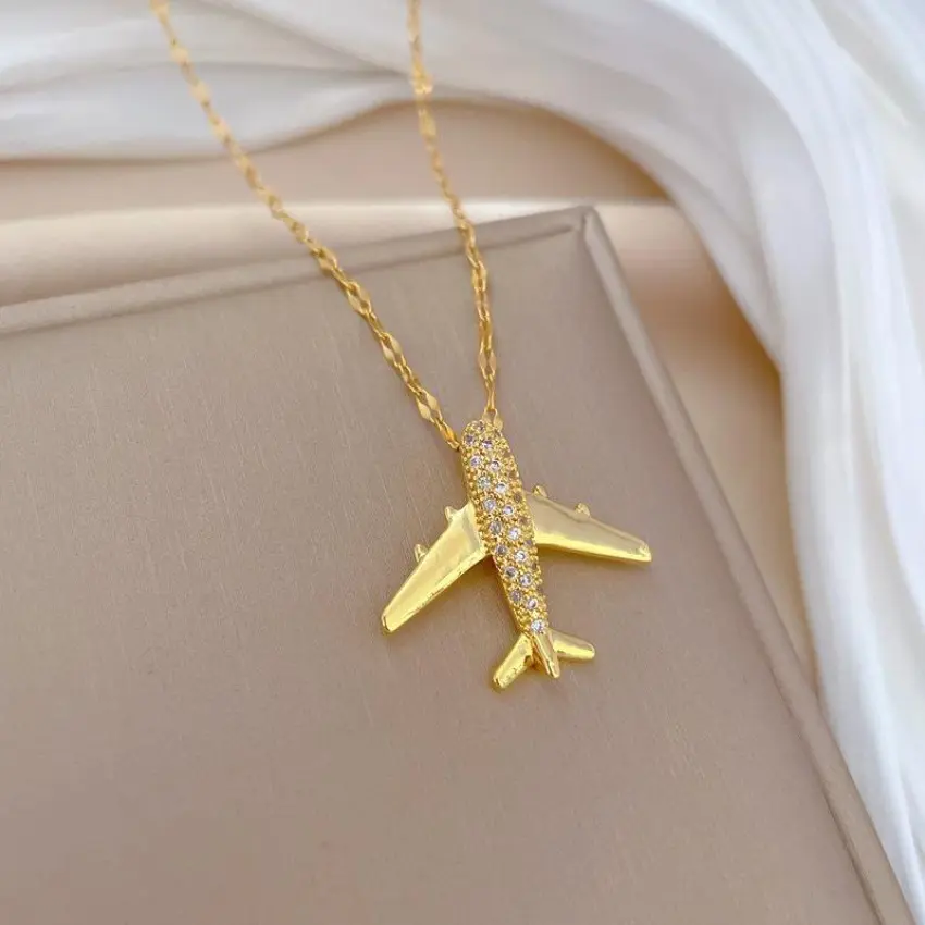 Whimsical Airplane Pendant Necklace for Women, Exquisite Trendy Gold Tone Jewelry with Sparkling Rhinestones for Daily Wear, Exquisite Trendy Pendant, Whimsical Necklace