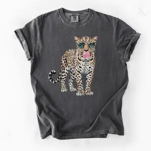 Leopard Bubblegum Sunglasses T-Shirt Cute Animal Print Graphic Tee Unisex Trendy Shirt Funny Leopard Lover Gift Top Classic Fit Cotton T-Shirt