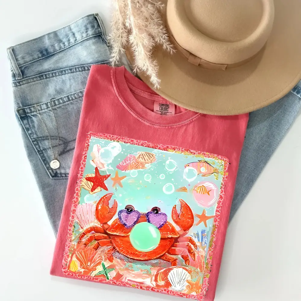 Comfort Color Craby Preppy Summer Blowing Bubble T-shirt, Popular Girly Vacation Tee Idea, Crab Leopard Summer Shirt Gift For Her