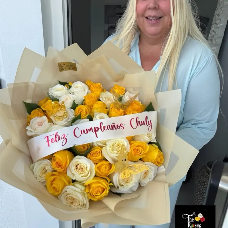 Miami only - 40 roses bouquet with personalized message - Free delivery