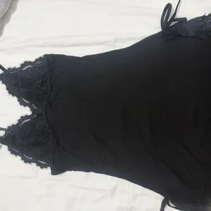 Women's Bow Decor Contrast Lace Cami Nightdress & Thong Set, Comfy Sexy Fitted Lingerie for All Seasons, Fashion Ladies Sleepwear & Homewear