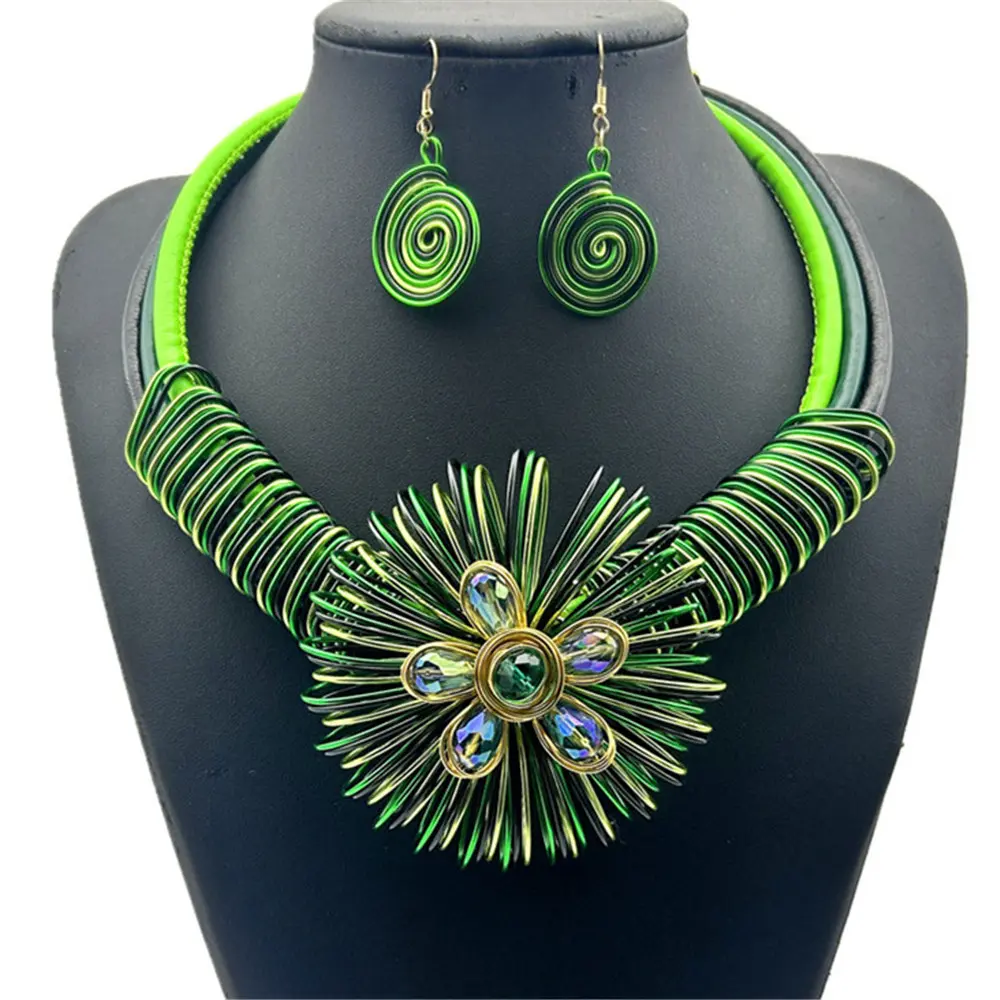 Green (necklace earrings)