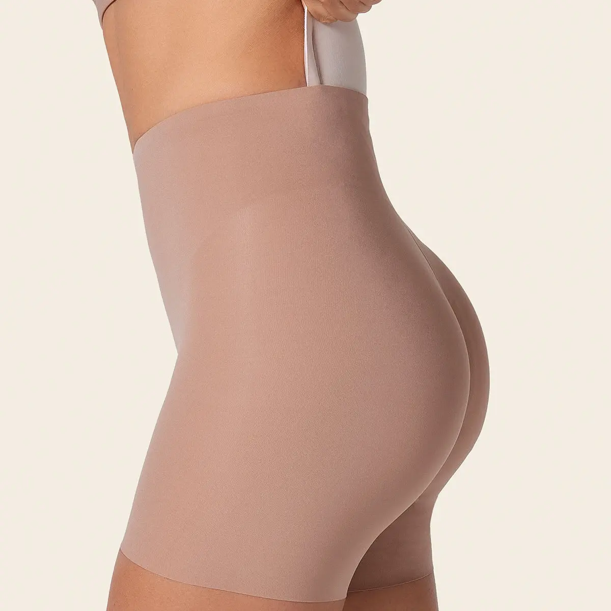 Leonisa PadUp Short Undetectable Padded Butt Lifter Shaper Short -  Seamless Shapewear