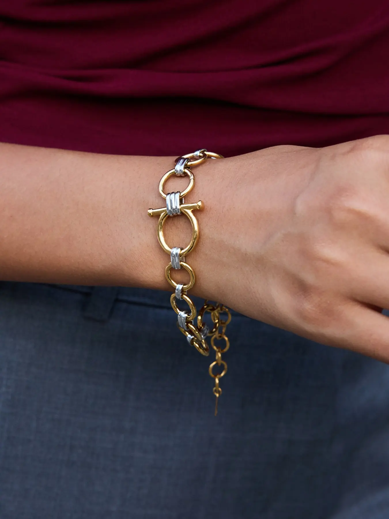 Ladies Bracelet With Color Blocked Horse Armature Lines Stainless Steel 18k Gold Plated Waterproof And Anti Allergy Equestrian Design Sporty And Casual Style Adjustable Travel Accessory, Exquisite Bracelet