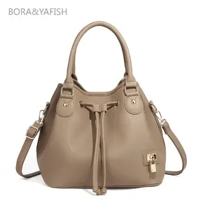 Large-capacity checkered crossbody bag, shoulder bag, and handbag — trendy and versatile for women