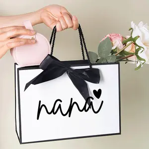 1 Pc Nana Gift Bag, Unique Nana Gift Shopping Bag, Lightweight & Foldable Paper Gift Bag, Mother's Day Gift Bag, Nana Gifts, Perfect Ideal Gift for Birthday, Christmas, and Other Thank you Occasions