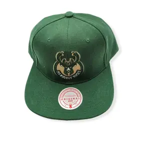 Mitchell & Ness Green NBA Milwaukee Bucks Core Basic Snapback