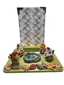 Classic Picture Vignette - 5x7 Plexiglass Frame with Decorative Tips for Personalized Display of Your Favorite Pictures