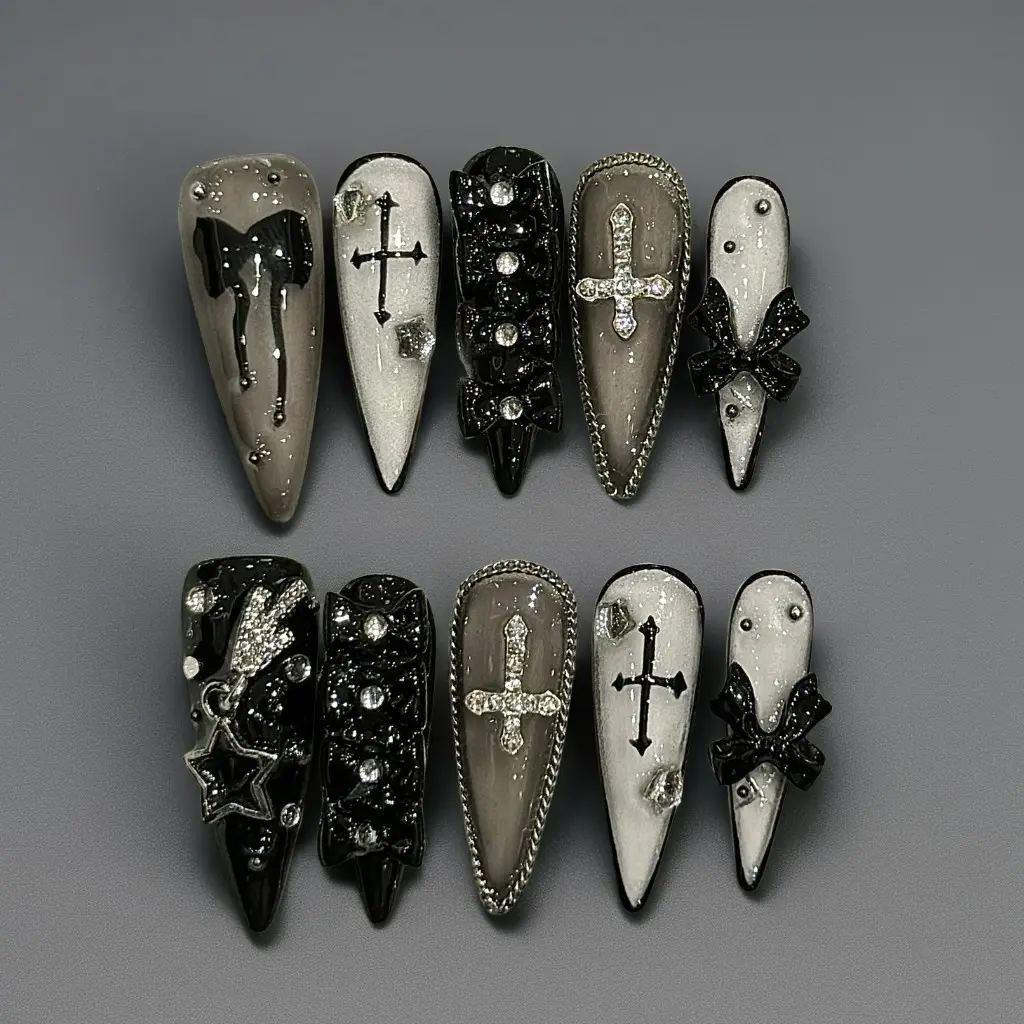 [GOTHIC BLACK-BUTTERFLY]Diamonds Sparkle Gold-Plated Double-Layer Embossed Cat-Eye Gradient Advanced Handmade Press-on Nails Nail Art Sassy Stunning Elegant Luxurious Iridescent Glitter Butterfly fake nails nail stickers nail charms