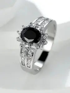Vintage Black Synthetic Crystal Oval Stone Engagement Rings For Women Statement Rings Trendy Silver Color Wedding Band Jewelry Accessory Mother's Day Gift Vintage Oval Starburst Ring