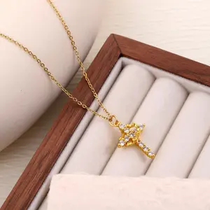 Gold/Silver Simple Crown & Cross Pendant Choker Necklace for Women & Men & Girls Pretty Crown Cross Necklace For Daily Clothing Decor Trendy All-match & Exquisite Jewelry for Gift thali necklace