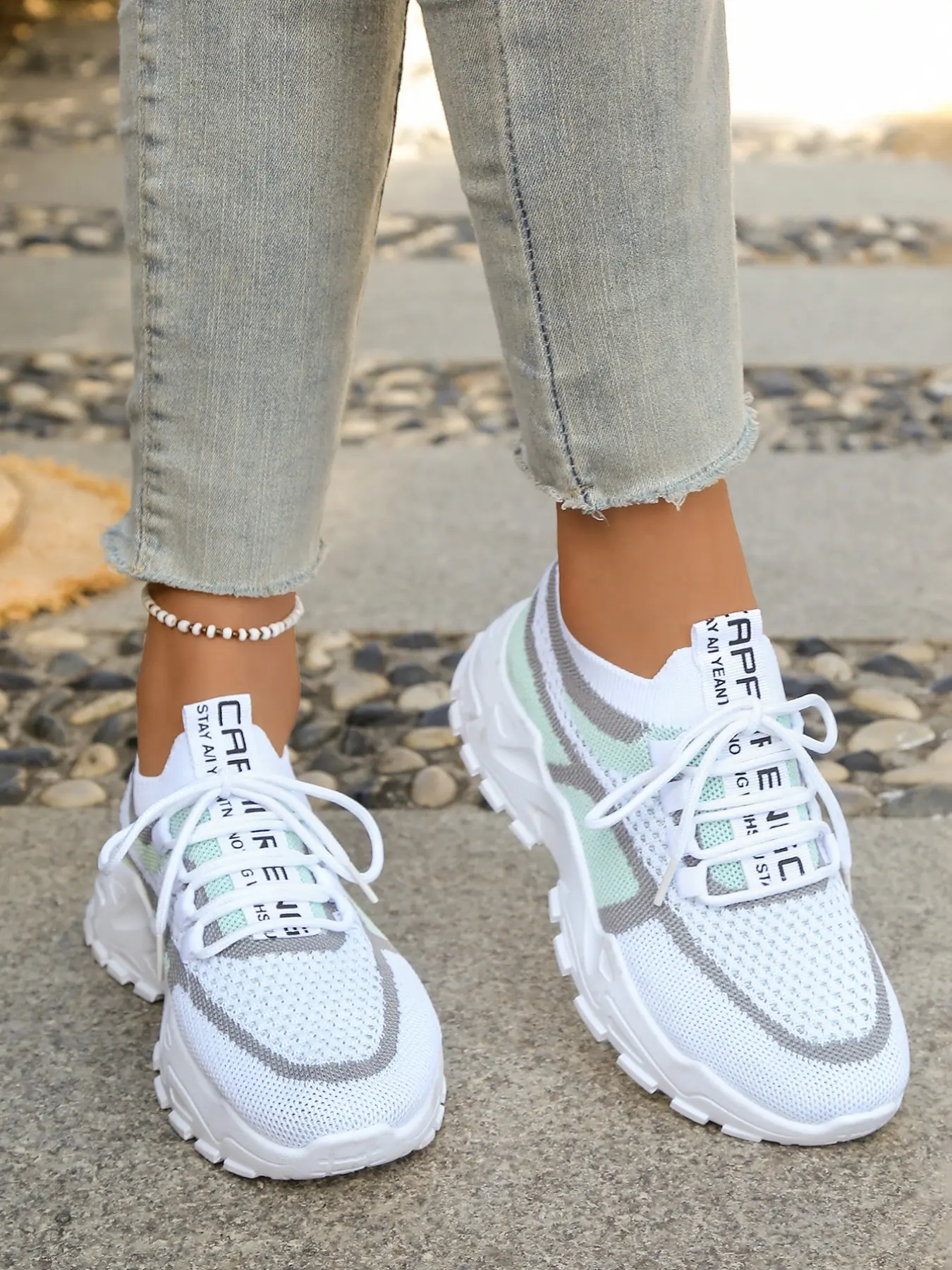 Women's Breathable Mesh Flyknit Casual Sports Shoes, Comfortable Soft Sole Walking Sneakers, Large Size, All Seasons, Plain Pattern, Soft Soled Sneakers