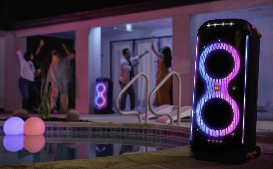JBL Partybox 710, Party speaker with 800W RMS powerful sound, built-in lights and splashproof design.
