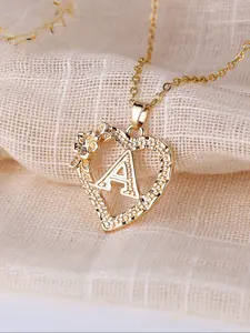 Initial Necklace with Heart Flower Pendant 26 Letter Chain Necklace, Heart Shaped Necklace, Stackable Style Jewelry Gift for Birthdays & Anniversaries, Fashion Accessory, Letters Necklace