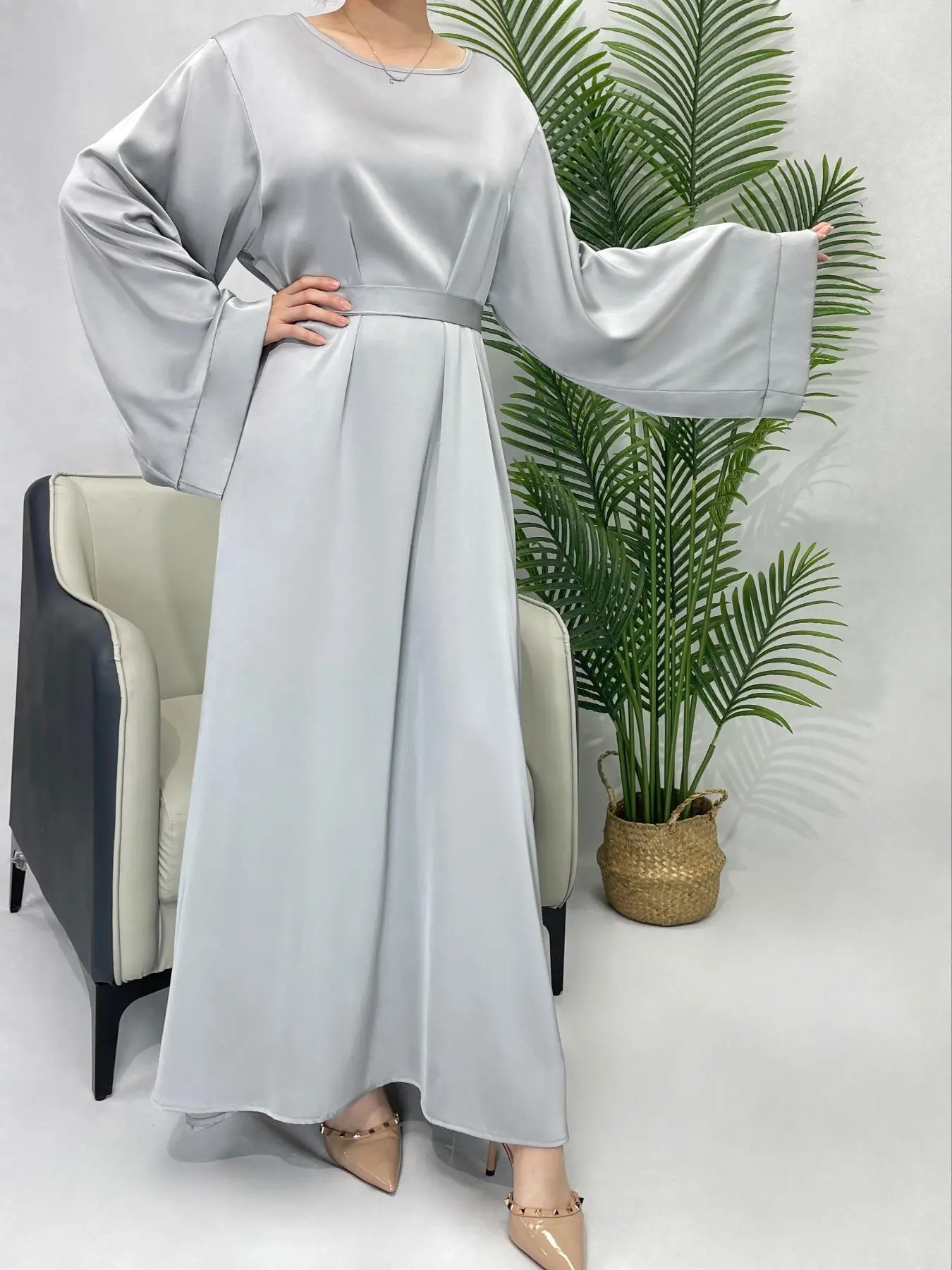 Women's Solid Belted Satin Modesty Abaya, Modest Long Sleeve Round Neck Maxi Muslim Dress for Women, Women's Islamic Clothing for Summer
