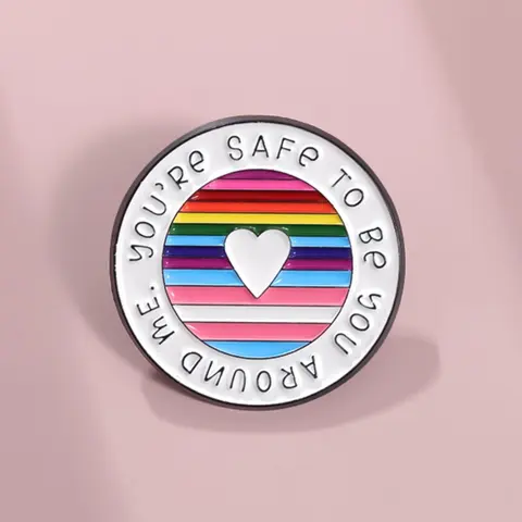 Love Heart & Letter & Colorful Stripe Design Brooch, Clip, Durable Metal Pins, Cute Round Shaped Clothes Brooch, Fashion Accessory for Women & Men, Men Accessories Jewelry, Striped Brooch, Fashionable Brooch, Alloy Brooch, Fashion Lapel Pin