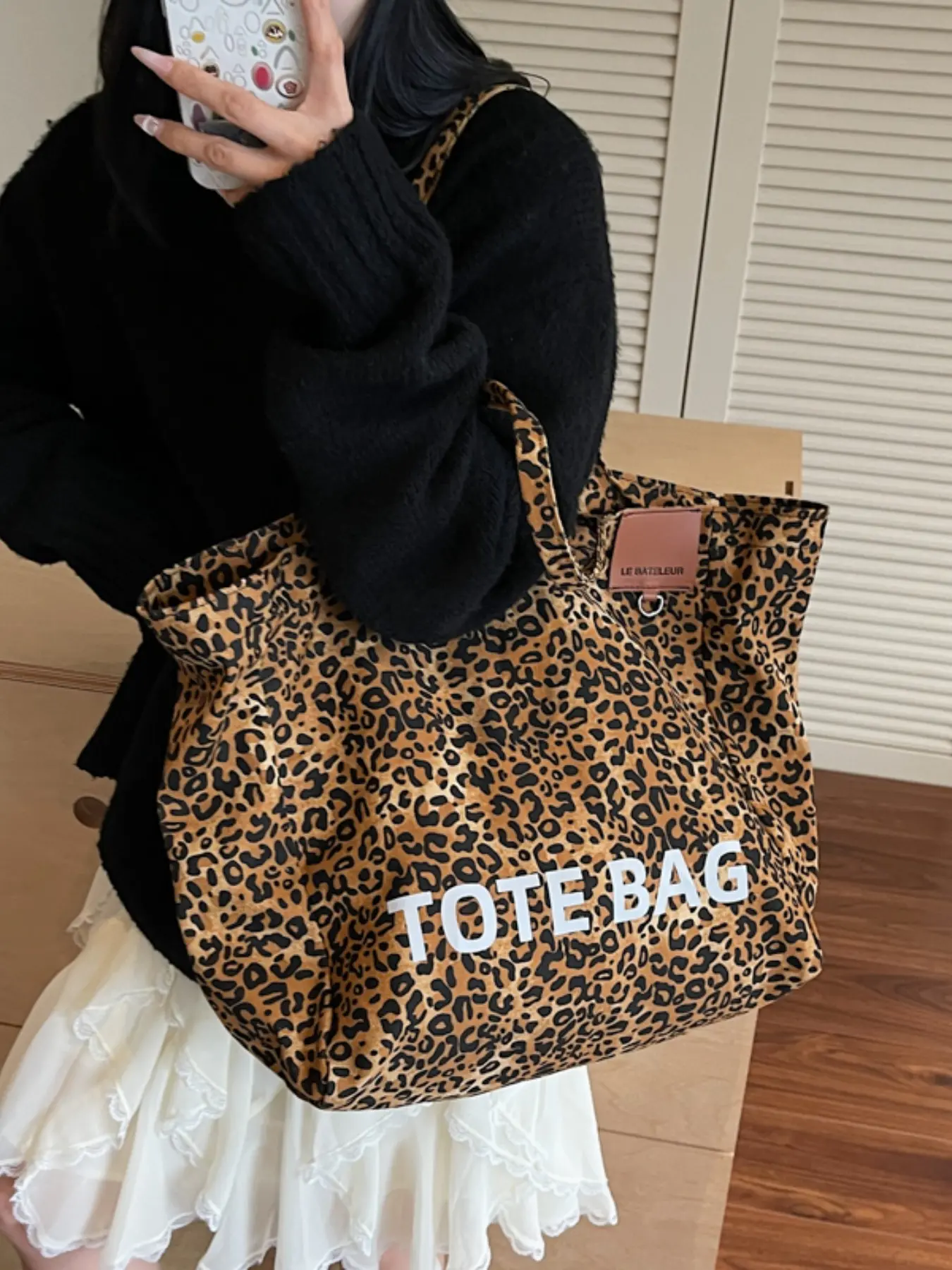 2026 New Leopard Print Canvas Bag, Trendy Commuter Shoulder Bag, Casual Large Capacity Tote Bag, Everyday Tote Bag, All Seasons, Fashionable and Practical, Canvas tote bags