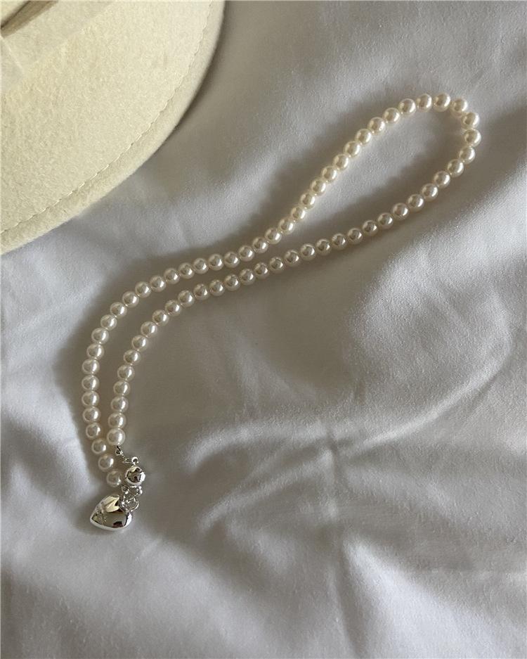 Trendy INS Heart Pendant Luxury Clavicle Necklace, Minimalist High-Grade Jewelry, Pearl Magnetic Clasp 3D Love Heart Necklace