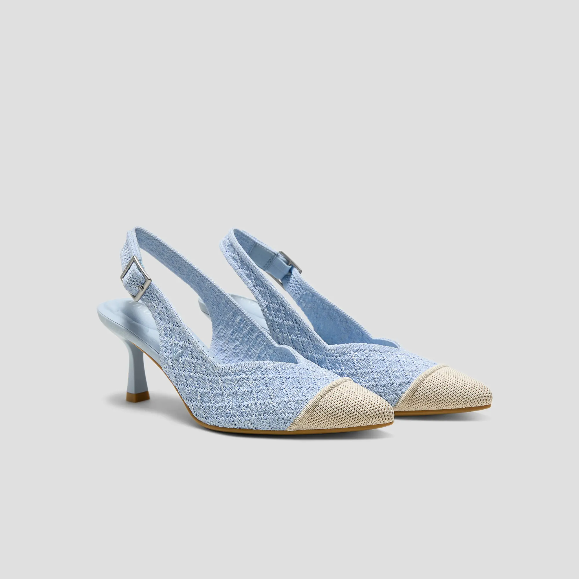 Baby Blue Metallic/Pale Apricot C-Quilt