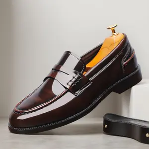 New men's black round-toe business casual shoes, stylish brown portable office commuting shoes, suitable for weddings and various occasions 8661