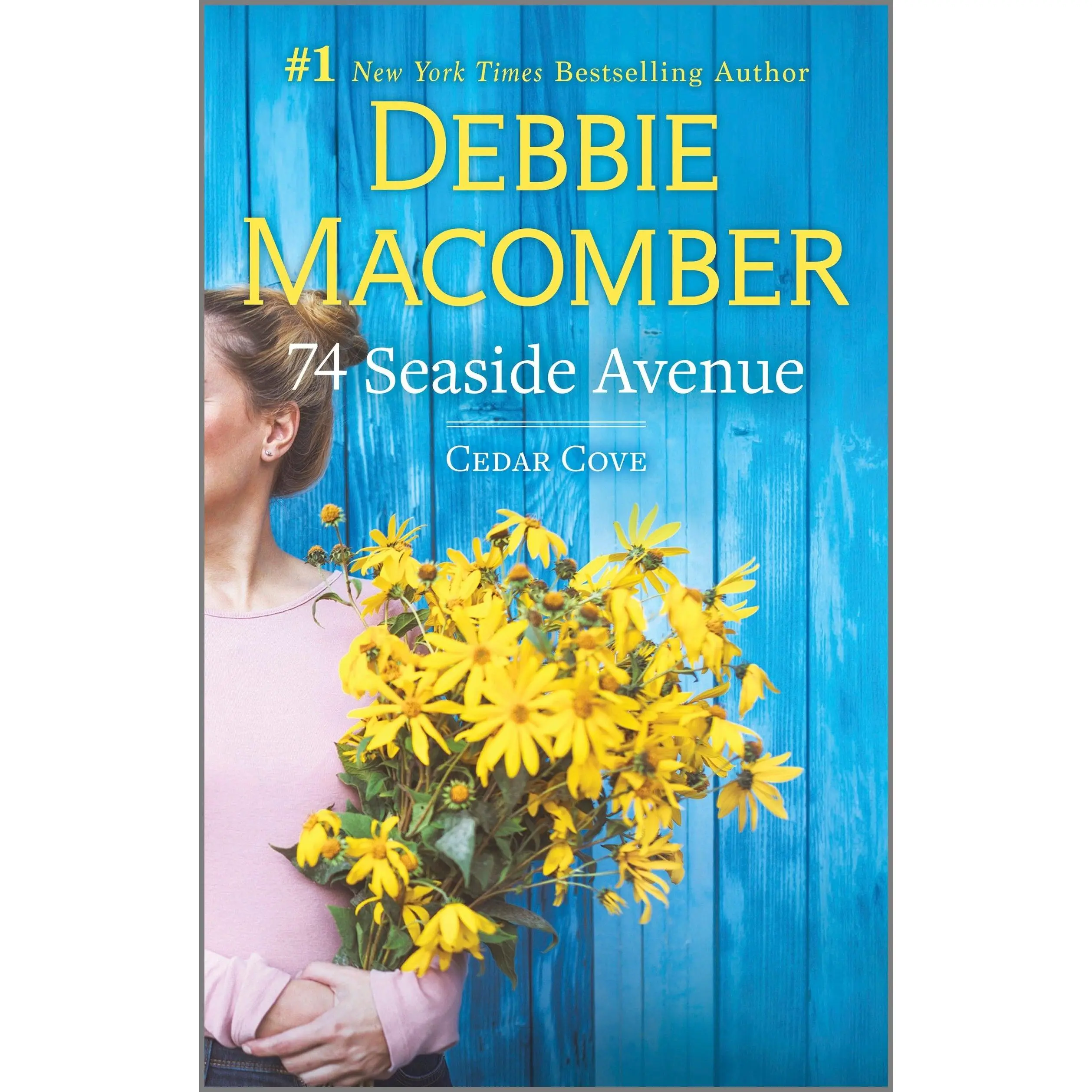 74 Seaside Avenue: A Novel (Cedar Cove: Volume Number 7) by Debbie Macomber [Paperback Book]
