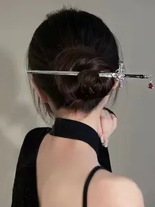 A Chinese ancient style sword hairpin headband, suitable for daily wear, vacation, dating and updo occasions, and also a surprising and exquisite small gift.