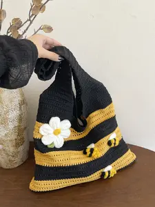 Ladies' cute bee daisy crochet shoulder bag, stylish and casual large capacity easy to match tote bag