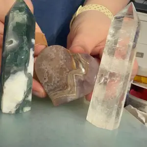 Natural Clear Quartz Crystal Tower Clear Crystal Gemstone Single Point Wand Crystal Obelisk Mineral Specimen Home Desk Meditation Decoration