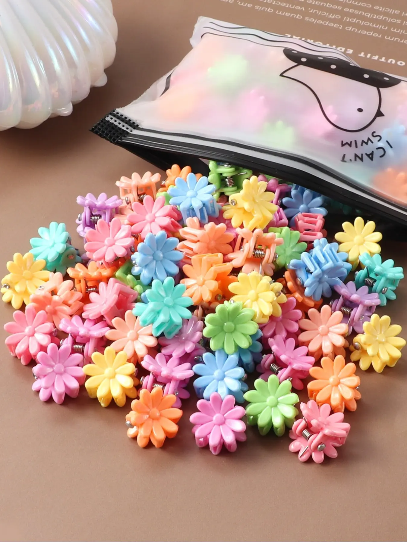 Mini Daisy Set of 30/50/100 for Kids, Multi-Color Floral Hair Accessories Sets for Girls, Soft Plastic Gentle Clips Barrettes for Braids and Ponytails, Cute Hair Accessories, Flower Hair Accessories, Hair Accessory Set