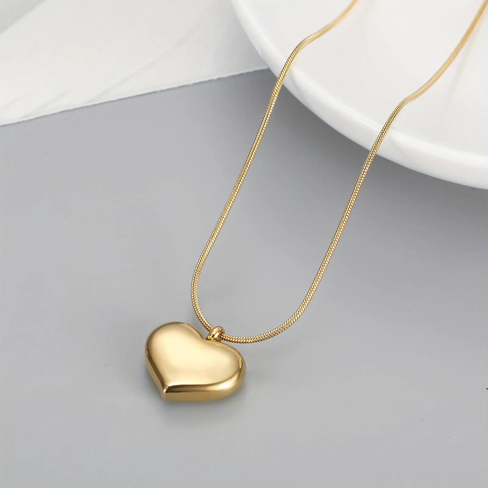 Women's 18K Gold-Plated High-Quality Stainless Steel Gold Chain Necklace, Elegant Classic Heart-Shaped Pendant Jewelry, Valentine's Day, Anniversary Gift, Gold Necklace Women, Heart Shaped Necklace