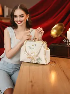 Elegant Embroidered Handbag, Traditional Style Shoulder Bag, Perfect Gift for Women, Versatile and Stylish Accessory, Fashionable Handbag