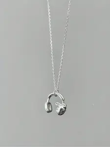One Piece Fashion Hip-Hop Headphone Pendant Necklace, Unique Style Accessory, Perfect for Casual Wear, Trendy Jewelry Gift Idea, Headphone Charm