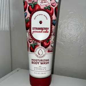 Bath and Body Works Strawberry Pound Cake Moisturizing Body Wash with Shea Butter & Vitamin E 10 FL OZ