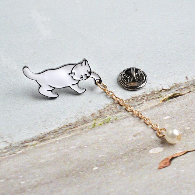 Little White Imitation Pearl Cat Brooch Pins