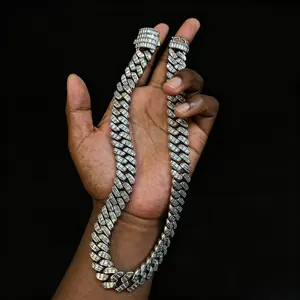 Men's Hip Hop Cuban Bracelet with Sparkling Zircon, Exquisite Trendy Iced Out Statement Chain for European Style, Cuban Bracelets, Exquisite Trendy Bracelet