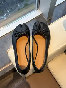 Bow Tabi Split-Toe Ballet Flats, Soft Leather Slip-On Loafers, Lightweight Non-slip Casual Flat Shoes for Women, Office & Daily Walking Footwear