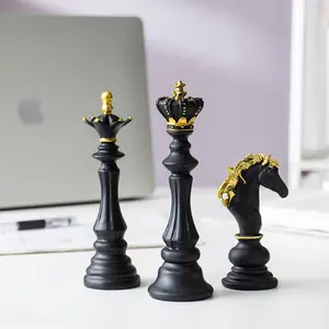 International Chess Piece Home Desktop War Horse King Queen Chess Pieces Resin Craft Ornament, Decorative Figurine for Desk Decoration