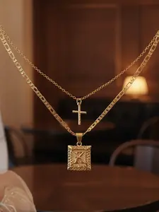 2-piece set of 18K gold-plated double-layer letter square cross melon seed clasp pendant with Figaro chain necklace stackable combination set, suitable for daily wear, couple's gift