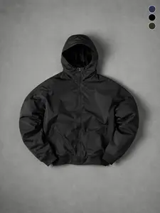 Men’s solid black aviator windbreaker jacket with side zip pockets, wrinkle-resistant lightweight water-repellent woven fabric, full zip front plus elastic ribbed hem, suitable for everyday wear, commuting, and urban walking.