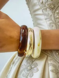 Women's fashion acrylic and metal bracelet set, vintage resin amber texture, stackable bracelets, wearable all seasons, high quality bracelets